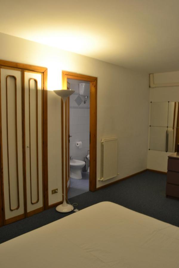 Palazzo Velli Suites Рим Екстер'єр фото